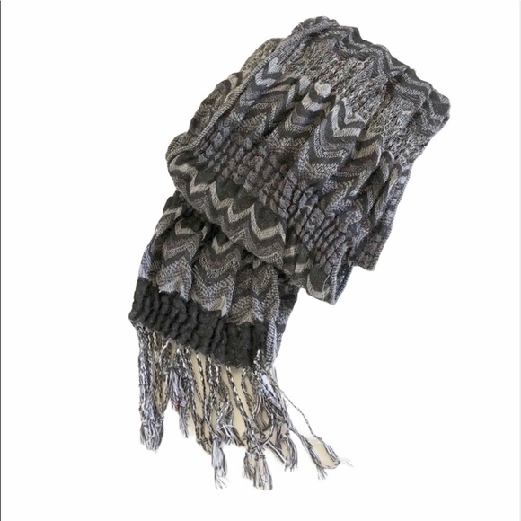 Gray & Black Knitted Scarf with Fringe - Picture 2 of 6